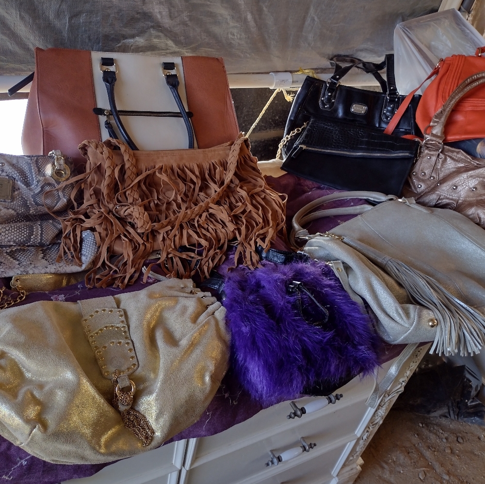 Purses - Picture 6 of 6
